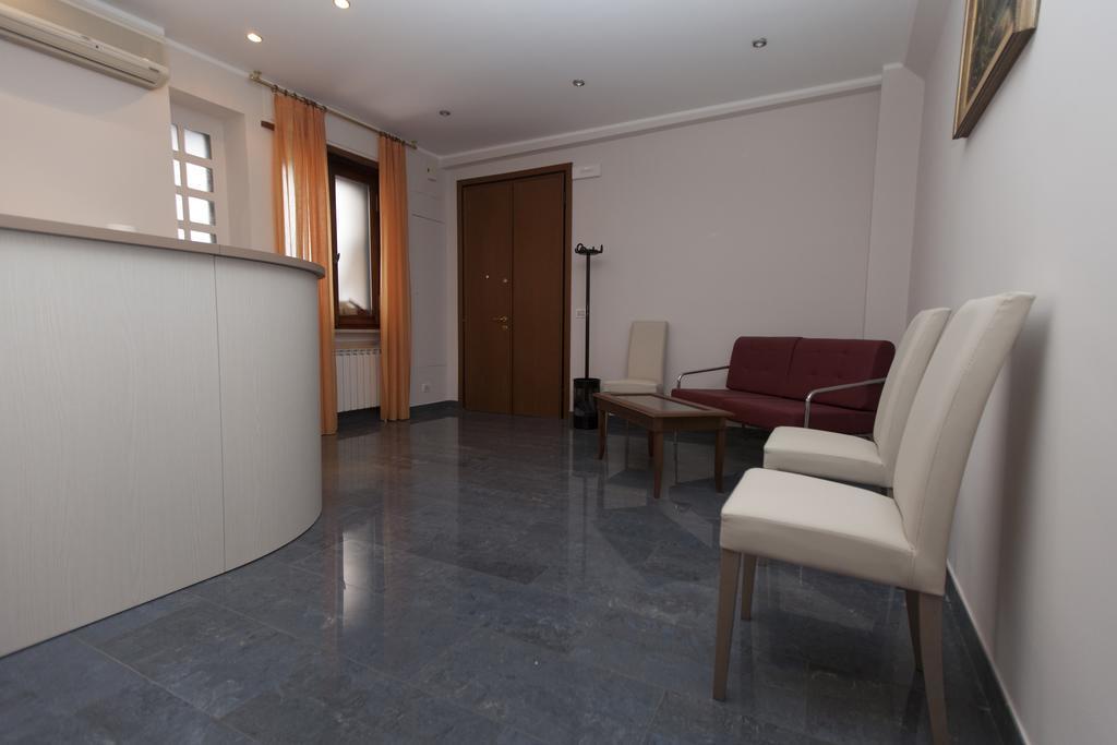 Italy Inn Генуа Екстериор снимка